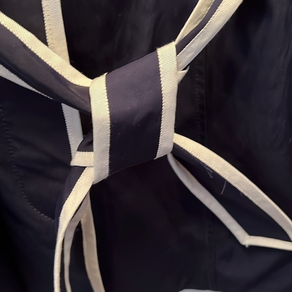 Banana Republic Rain Jacket, SZ XS, PTP 18”, Length 30.5”, lined. (T6) - Picture 4 of 13